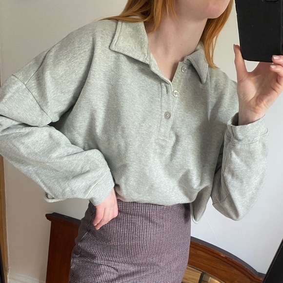 Aritzia Sunday Best cropped rugby fleece in gray - Picture 2 of 6